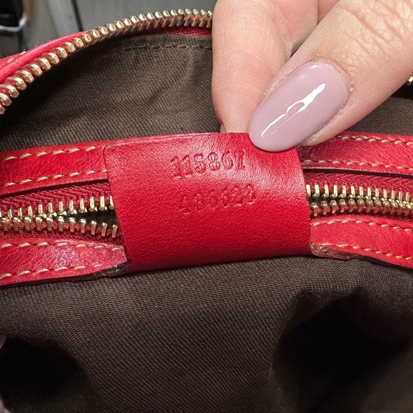 AUTHENTIC GUCCI - HORSEBIT MEDIUM RED LEATHER HOBO BAG (VINTAGE) - Picture 2 of 7